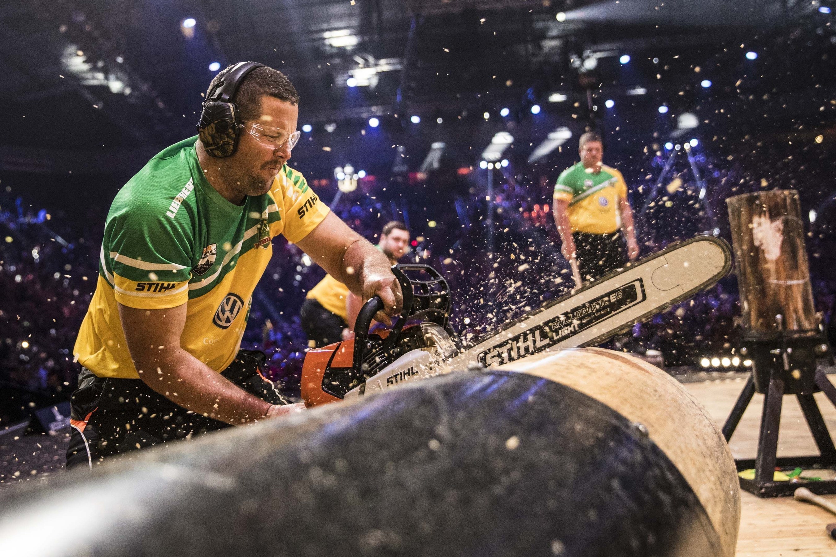 Already the day before the team race was on: Team Australia took a mere 46.45 seconds to demolish four big logs with the axe and saw, thus establishing a new world record. Hence, they became the new Team World Champions in the end. (PRNewsFoto/STIHL TIMBERSPORTS Series)