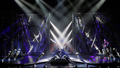 Cirque du Soleil dan Kumpulan Harta Pusaka Michael Jackson melancarkan Michael Jackson ONE, ditulis dan diarahkan oleh Jamie King