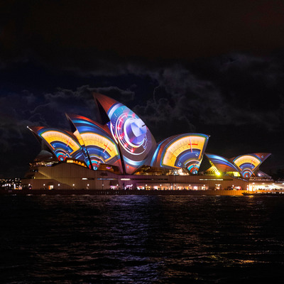 Vivid Sydney Mengubah Bandar Pelabuhan Itu Dengan Cahaya, Muzik dan Idea