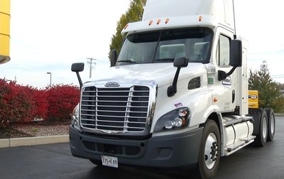 A Penske Truck Rental natural gas (CNG) semi-tractor from its commercial truck rental fleet will be on display at the expo.