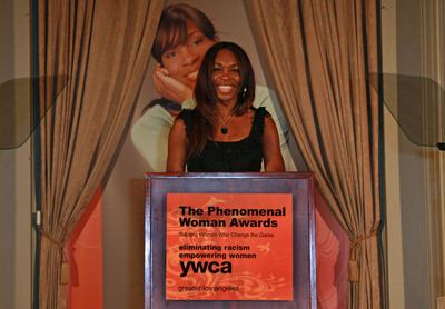 Venus Williams Accepts YWCA GLA Phenomenal Woman of the Year Award and Speaks at Graduation