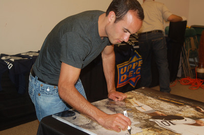 Landon Donovan Signs Exclusive Autograph Deal With Upper Deck and Upper Deck Authenticated