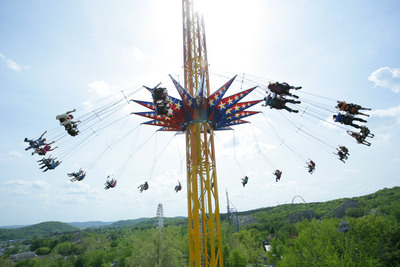 SkyScreamer Takes Flight at Six Flags St. Louis