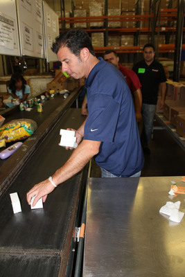 Phusion Projects Employees Volunteer at Los Angeles Regional Food Bank