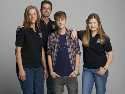 Justin Bieber and PhoneGuard, Inc. Launch Text Responsibly Campaign Offering Drive Safe™ FREE Application