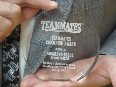 Byron Petsch of Farmland Foods Recognized With TeamMates Champion Award