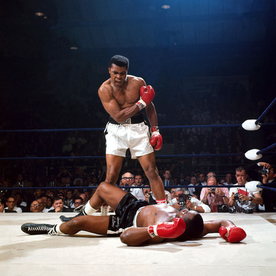 New Photography Exhibit Captures Legendary Moments in Sports History