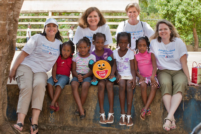 American Airlines Flight Attendants Visit Dominican Republic To Witness UNICEF's Lifesaving Programs for Children and Families