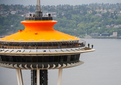 Gregory Schneider of Tuscon wins Space Needle's Space Race 2012