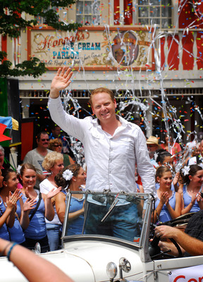 Cheering Crowds Welcome Nik Wallenda Back to his Summer Day Job at Silver Dollar City Theme Park in Branson, Missouri