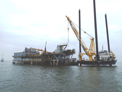 Inland Salvage Inc. Successfully Refloats Stranded Drill Barge from the Caillou Island Oilfield in the Gulf of Mexico.