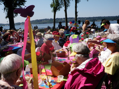Aegis Living Residents Take Advantage of Summer Events