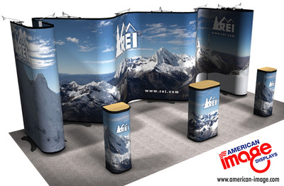 American Image Displays Offers the Innovative New TWIST Trade Show Banners