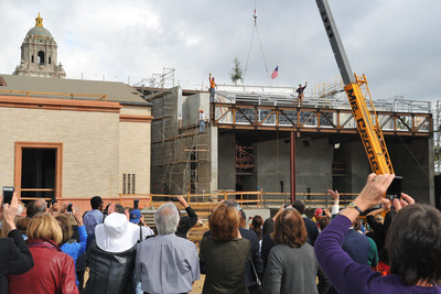 Wallis Annenberg Center for the Performing Arts' Goldsmith Theater Completes Its Structure With Topping Off Of Last Steel Beam