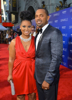 Mechelle Epps Shines at Sparkle Red Carpet Premiere of Husband Mike Epps Film &amp; Launches Her Fall Fashion Line for MeMeNic