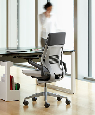 Steelcase Global Study Uncovers New Postures Driven By Mobile Technology