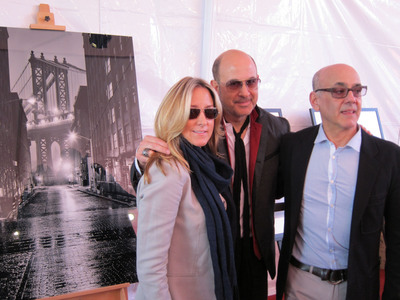 Renowned photographer supports Varvatos charity with stunning works