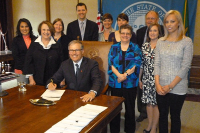 Gov. Inslee Signs SSB 5195 into law, extending State Need Grant to WGU Washington students