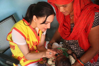 Actress Archie Panjabi signs on with Rotary to eradicate polio