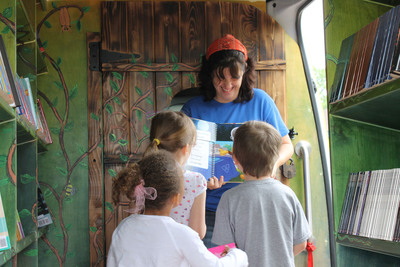 CITGO and Bess the Book Bus Promote Literacy At Three Saline Schools