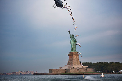 USA Welcomes World Class Cliff Divers To Its Shores With Statue Of Liberty Dive