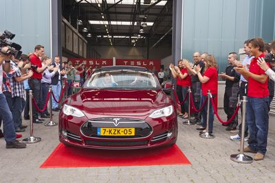 Tesla Motors Opens Assembly Plant in Tilburg, Netherlands