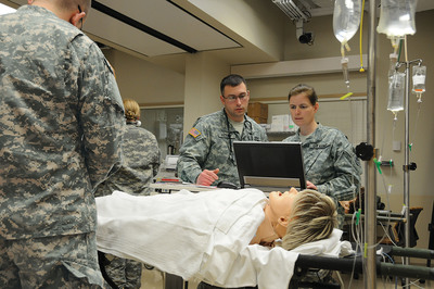 Army Medicine Personnel Practice Teamwork at Mayo Clinic Simulation Center