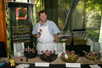 Chef Michael Kornick presents Olives from Spain at Chicago Gourmet!