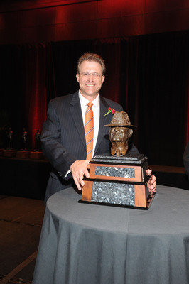 Gus Malzahn Of Auburn Named 2013 Paul "Bear" Bryant Coach Of The Year