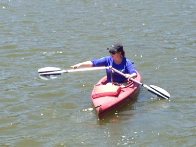 Angle Oar 'Weightless' Paddle Offers Kayaking to New Groups of People