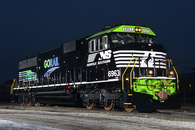 Norfolk Southern unveils new locomotive in celebration of GoRail's tenth anniversary