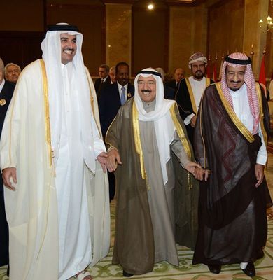 Generalsekretär der Arabischen Liga Dr. Nabil Elaraby gratuliert Kuwait zu seiner fortgesetzten Vermittlertätigkeit in der Region, Emir von Kuwait weist auf positive Veränderungen in der Region hin