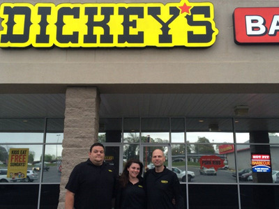 New Dickey's Barbecue in Gulfport hosts three-day party
