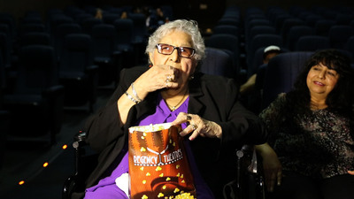 La película "SON OF GOD" motiva a una mujer de 100 años a asistir al cine por primera vez
