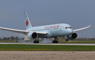Air Canada's Dreamliner Touches Down in Toronto