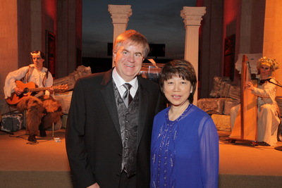 Gala co-chairs Robert S. Carter, Senior Vice President – Automotive Operations of Toyota Motor Sales, U.S.A., and Anne Shen Smith, past Chairman and CEO of Southern California Gas Company, preside over the California Science Center’s 2014 Discovery Ball program during the gala’s Romanesque feast at the Los Angeles Memorial Coliseum’s peristyle.