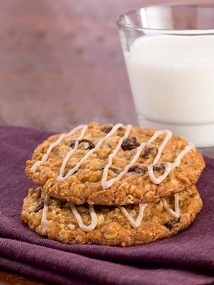Max &amp; Erma's Serves Up New Maple Oatmeal Raisin Cookie in Restaurants on June 23