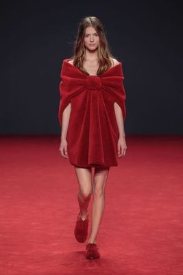 Viktor&amp;Rolf Partners With Desso at Their Autumn/Winter 2014 Collection by Transforming Carpets to Haute Couture