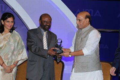 Shiv Nadar Receives the AIMA Corporate Citizen Award 2014