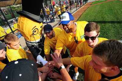 Baseball Legend Frank Thomas and Mr. Peanut Bring Power Of The Peanut to Lucky Softball Team in Chicago