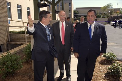 Governor Robert Bentley and Governor Chris Christie Visit Southern Research Institute