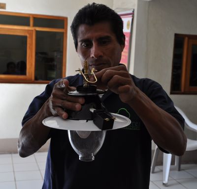 Cafetaleros de América Central generan energía a partir de los desechos del café