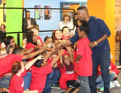 Minneapolis, MN – September 10, 2014: Jamie Foxx from Columbia Pictures' ANNIE at the Minneapolis Turnaround Arts Event at Northport Elementary in Brooklyn Park.
