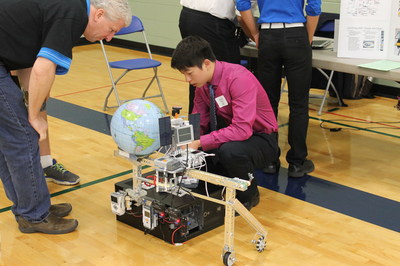 Lawrence Tech hosts Sept. 27 national championships for World Robot Olympiad