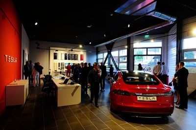 Tesla ouvre son premier Service Center à Genève