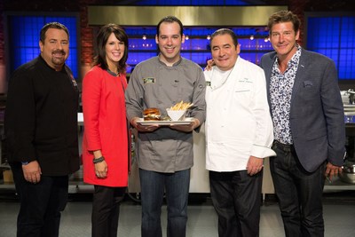 Chili's Senior Director of Culinary Innovation Stephen Bulgarelli and Chief Operating Officer Kelli Valade selected Dan Marks' burger, along with some help from Chef Emeril Lagasse and Host Ty Pennington.