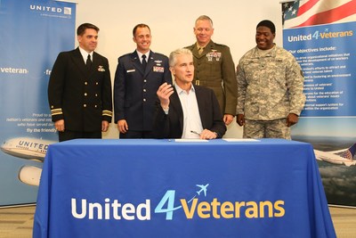 Flanked by veterans and members of the uniformed services, United Airlines Chairman, President and Chief Executive Officer Jeff Smisek today signed a Statement of Support affirming the company's commitment to the National Guard and Reserves. 