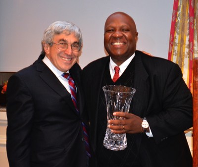 (L to R) Stanley M. Bergman, Chairman and CEO, Henry Schein, Inc., and MedShare CEO and President, Charles Redding, at MedShare's "Share the Good" Gala.  Mr. Bergman and Henry Schein were honored at the Gala for advancing access to care for underserved communities around the world and Henry Schein's long-term support of MedShare.
