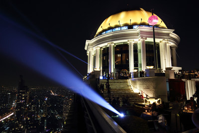 Over 872 feet above ground, tonight the Bangkok Ball Drop at lebua put Thailand’s capital on the world map of New Year’s Eve celebrations with the World’s Highest Ball Drop.