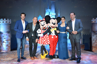 The no. 1 mobile brand in the country Globe Telecom is now officially the proud partner of Disney Family Entertainment with brands including Pixar, Star Wars, Marvel and global leader in short-form video, Maker Studios. Celebrating the partnership are (L-R) Globe Senior Advisor for Consumer Business Dan Horan, Globe President and CEO Ernest Cu, Disney’s Minnie Mouse and Mickey Mouse, special guest and Disney legend Lea Salonga, and Managing Director, The Walt Disney Company Southeast Asia, Rob Gilby.